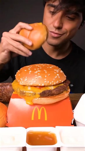 The story behind the big mac #foodhistory #foodlover #FoodieFinds #foodies #bigmac #mcdonalds | Tasty Tales