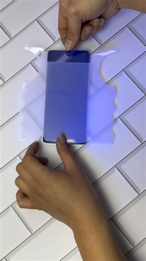 MobileAura📲💫 | Don’t fear the curved screen anymore! 🛡️🙌 Finally, a screen protector that’s actually easy to install. No air bubbles, no black borders,... | Instagram