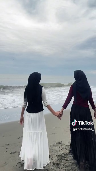Capture Aesthetic Indian Vibes at the Beach