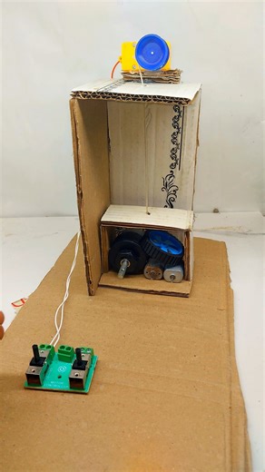 Design and Working of an Electric DC Motor Based Lift Machine #lift #machine #tech #dcmotor ##viral