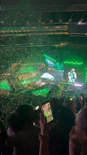 Usher had the whole city singing “Yeah!”