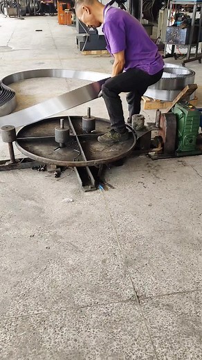 Packing the wide bandsaw blades-10 pieces per bundle for vertical bandsaw machine #sawbladefactory #bandsawblade #sawblade #sawdoctors #sawmill #woodworking #bandsawmill #bandsaw #horizontalbandsaw #horizontalbandsawmachine #verticalbandsaws#verticalbandsawmachine