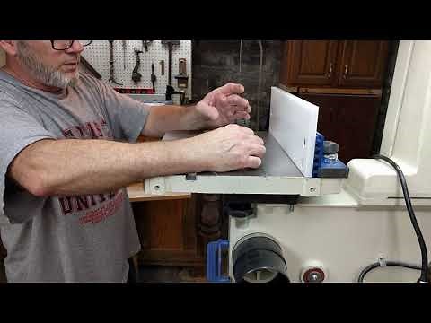 How to resaw on a 14" Bandsaw. Watch me resaw on a 14" bandsaw