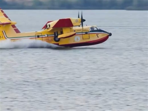 加拿大航空CL-415超级水上飞机！