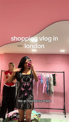 if i lived here i’d be broke for sure @AnniesIbiza @Oceanus @Réalisation Par @Odd Muse London @Aimee Smale #anniesibiza #oddmuse #oddmuselondon #realisationpar #oceanus #shoppingvlog #soholondon #birthdaydress #birthdayoutfit #fashiontiktok #shoppinghaul
