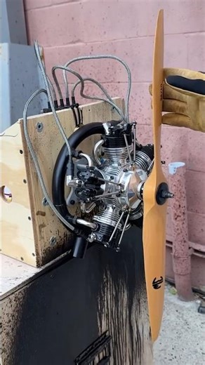 Starting a 5-cylinder radial model airplane engine #EngineModel #ModelAirplane #ModelAirplaneEngine