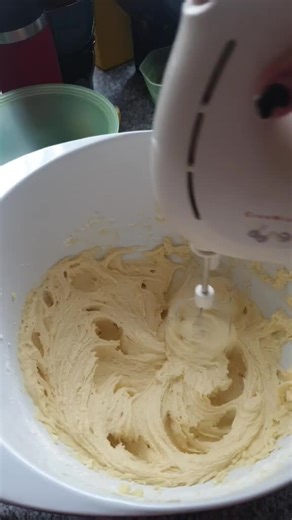 papyrus Spaghetti cupcakes! ...may contain a special attack #undertale #papyrus #spaghetti #cupcake #baking #papyrusuntertale