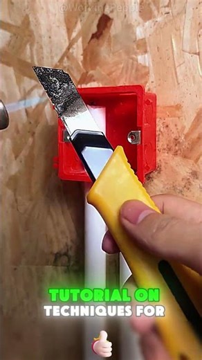 Tutorial on techniques for cutting plastic pipes in narrow areas