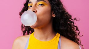 Chewing gum releases 30,000 microplastics in your mouth annually