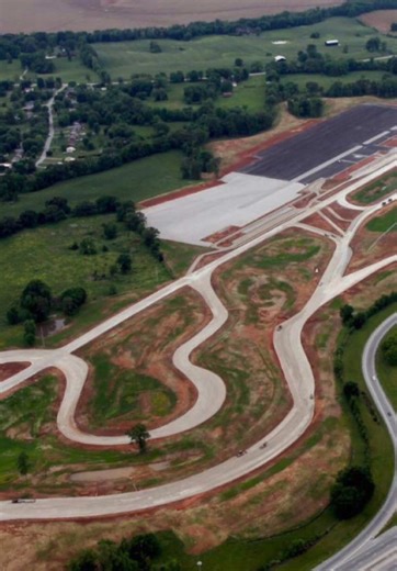 Missouri, Kentucky and Texas make today’s list of longest road course racetracks in the US. #missouri #texas #kentucky #bowlinggreen #corvette #generalmotors
