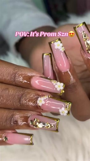 Prom Szn: Gorgeous Nails! 💅 Get Inspired for Prom 2024