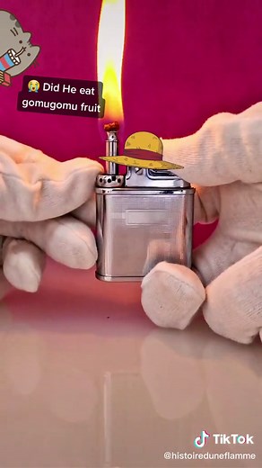 ——— 🇯🇵 BACCY-LITE [1940's] 🇯🇵 ——— Japanese vintage lighter made in the late 1940's with incredible telescopic wick 🤯 did you know there was so many feature in lighters ? 🥰 . . . . .#foryoupage #foryou #lighter #lightertok #japanese #madeinjapan #slowmo #onepiece #satysfying #relax #fire #luxury