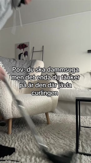 Dammsugning och Curling: En Rolig Kombination