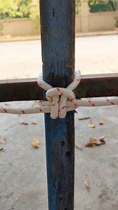 A famous lashing knot you must know. #woodbundlehitch #ropeladderknot #lashingknot #climbingnet #essentialknots #knottying #tyingknots #bowlineknot #reels #knots | Millie