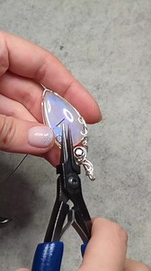 42K views · 1.1K reactions | Let's do wire wrapping in real time. Let's see how much I get done in the span of this video. I'll give you a clue... it is not very much 藍 #wirewrappedpendant #wirewrap #wirewrapping | OxanaCrafts | Facebook