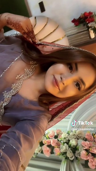 Exploring Anisa Islam's Unique Style