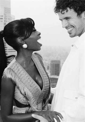 ‘Say you want the moon, watch me learn to fly’ if that doesn’t describe their whole dynamic 🥹 @Olandria @Nicolas Vansteenberghe #nicolandria #olandria #nicvansteenberghe #riskitall #brunomarsmusic