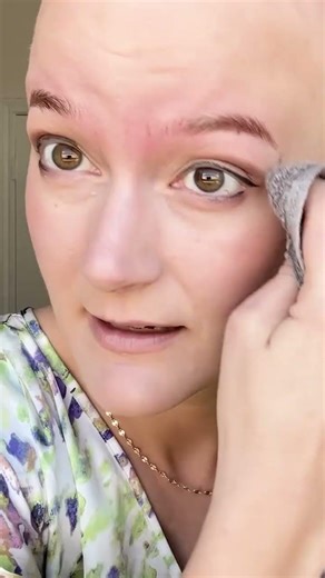 Flawless brows for 2 days with Temporary Eyebrows