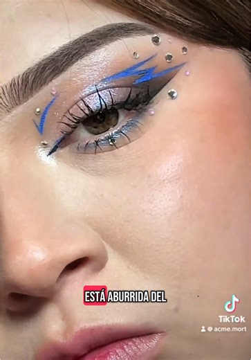 Tutorial de Delineados Gráficos para Maquillaje