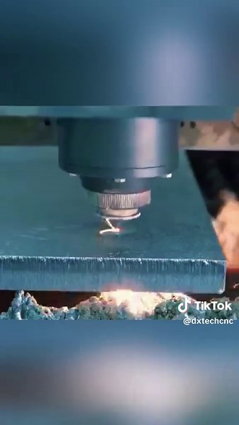 Effortlessly Cutting Thick Boards with Fiber Laser Technology