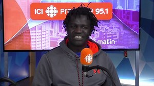 Boucar Diouf humoriste lance Magtogoek, un spectacle mélangeant humour, science et histoire. «Ce spectacle-ci, c’est une croisière. J’amène les gens à ma découverte de l’Amérique. Je suis arrivé ici pour l’océanographie. Je les amène dans les endroits qui ont marqué mon histoire.» http://bit.ly/2A0mJGI | Tout un matin