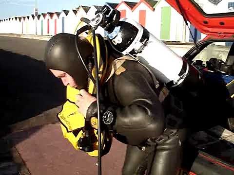 Vintage scuba diving No 136