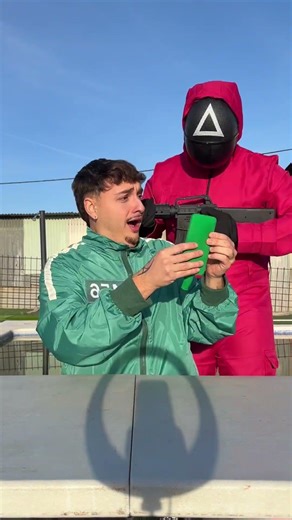 I turn a balloon into an iPhone case! 🎈