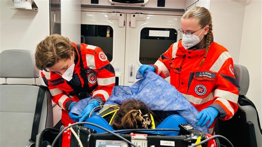 112 – Notruf Nord: Rettung im Hamburger Brennpunkt (S01/E02)