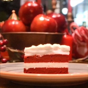 121K views · 152 reactions | La speciale Red Velvet Cake è ora in omaggio! Scrivici CAKE in direct e ricevi il tuo regalo di Natale, solo fino al 23 dicembre.  From Hamerica's, with love. ❤️ | Hamerica's | Facebook