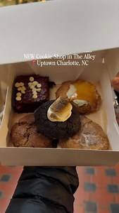 These are some of the BEST cookies we have ever had! 🍪😋 We have just a slighttttttt sweet tooth, and we are always down for a delicious cookie! @labonbonnierebakery just recently opened ther new location in Uptown, and we are obsessed already 😂 They have a weekly lineup with different cookies, as well as some insanely delicious brownies! We tried so many but some that are in rotation are: Oreo cheesecake madness, s’mores than that, classic, pistachio cheesecake, French beignet, red velvet bro