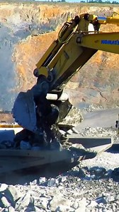 35K views · 596 reactions | "Komatsu PC3000 Loading Rocky Material with Precision " #KomatsuPC3000 #RockLoading #HeavyMachinery #MiningLife #MegaMachines #alatberat | Konstruksi Berat | Facebook