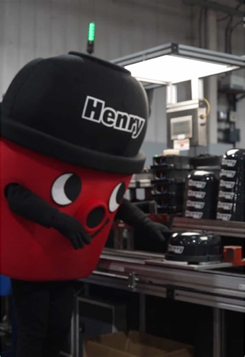 Henry’s been busy… building more Henrys! ❤️ Happy Made in UK Day! 🇬🇧 #myhenryuk #madeinukday #madeintheuk
