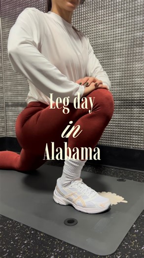 Aimee Garcia | Women’s Body Recomp Coach on Instagram: "Repeat after me: We don’t burn food off, we put it to WORK 🤪 Some days I walk into the gym and feel solid. Other days my brain whispers, “Do more. Add cardio. Fix it.” That voice didn’t come out of nowhere. It came from years of all-or-nothing thinking. From believing effort had to hurt to count. The truth is, I still hear it sometimes. But now I pause. Because I know the difference between discipline and fear. Between integrity and punish