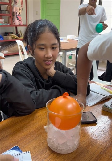 Understanding Charles' Law: Volume and Temperature Relationship