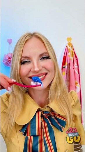 TOOTHPASTE MAGIC: TURNING PASTE INTO CANDY! 🍬✨ | UNDERWATER FUN! 💦 #shorts