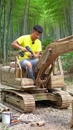 Bamboo Excavator Loading a Bamboo Dump Truck! 🌿🚜