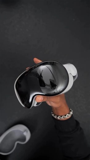 Apple Vision Pro Unboxing! | UrAvgConsumer