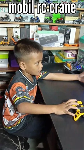 What is Ihsan looking at? RC crane car