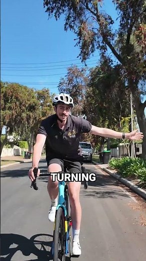 You NEED to know these 3 cycling hand signals 👋