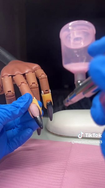 First time was a success 🤗 #airbrush #nailtech #tiktokshop