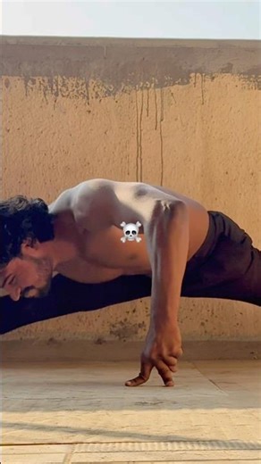 Bruce lee two finger push-up 😱 ☠️ #brucelee #shorts #youtubeshorts