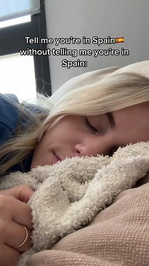 Life Abroad: My Experience Living in Spain 🇪🇸