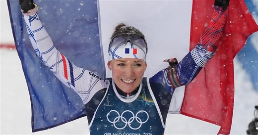 JO 2026 : «C’était vraiment, vraiment fou» jubile Océane Michelon, la championne olympique de la mass start