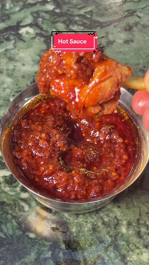 Hot and Sweet Chilli Sauce 🌶️ 🔻 Ingredients used 1. Water - 1/2 liter 2. Dried Red Chillies 🌶️ - 15-20 pcs 3. Ginger 🫚- 4 slices 4. Onion 🧅 (optional) - 1/3 5. Salt 🧂- 1/2 tsp 6. Sugar - 1 tbsp 7. Chopped Ginger Garlic - 1.5 tbsp #hotandsweetchillisauce #chillisauce #pakaukhau #whattocook #tiktokvlog