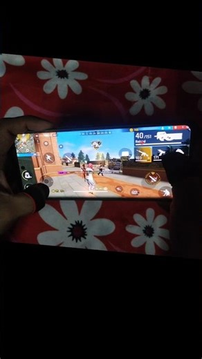 1vs4 🤯 Handcome gameplay #pocox3pro #2fingergamer #garenafreefire #handcam #dpi