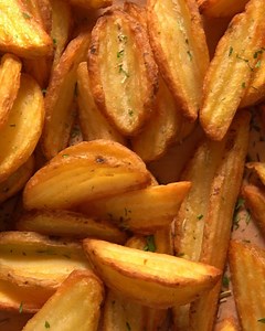 On aurait pu poster un joli coucher de soleil, mais on s’est dit que cette vidéo illuminerait plus votre journée 😍 | McCain France