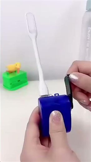 Universal Manual Hand Crank Emergency Phone Charger