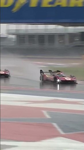 INCREDIBLE racing on the restart!