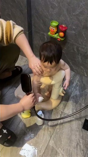 ▶️ How to bathe a baby safely at home - Duck-Shaped Non Slip Baby Bath Rack Stand (# 2442)