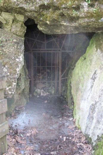 Ultimate Guide to Ice Cave at Bixby State Preserve, Iowa (Tours, Pricing, History, Map)